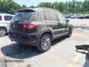 2009 Volkswagen Tiguan S с VIN WVGAV75N29W502193, выставлен на аукционе IAAI как лот 42922634 с пробегом 117 494 миль миль и . История ставок и продаж доступна на DreamBid. Изображение 4.