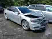 2016 Chevrolet Malibu LT z VIN 1G1ZE5ST3GF307594, wystawiony jako IAAI lot #42651949 z przebiegiem 108 369 mil mil oraz . Historia ofert i sprzedaży dostępna na DreamBid. Obrazek 1.