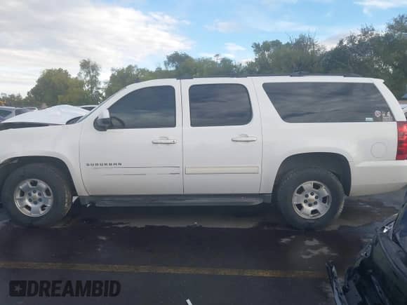 2013 Chevrolet Suburban LS с VIN 1GNSKHE75DR248132, выставлен на аукционе IAAI как лот 43318316 с пробегом 166 816 миль миль и . История ставок и продаж доступна на DreamBid. Изображение 14.