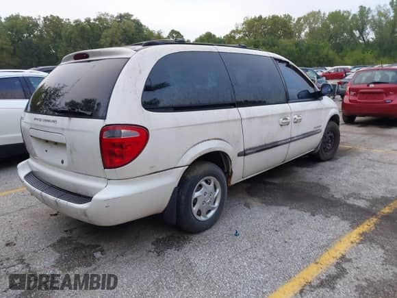 2001 Dodge Caravan Sport z VIN 1B4GP44321B256892, wystawiony jako IAAI lot #43270757 z przebiegiem 263 466 mil mil oraz . Historia ofert i sprzedaży dostępna na DreamBid. Obrazek 4.