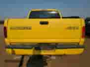 2000 Dodge 1500 z VIN 1B7HF13Z1YJ112376, wystawiony jako Copart lot #66495605 z przebiegiem 194 734 mil mil oraz Nie do naprawy • Non repairable. Historia ofert i sprzedaży dostępna na DreamBid. Obrazek 6.