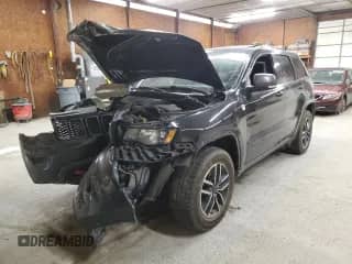 2021 Jeep Grand Cherokee Trailhawk z VIN 1C4RJFLG0MC670569, wystawiony jako Copart lot #71304195 z przebiegiem Nie podano mil oraz Szkoda całkowita • Salvage title. Historia ofert i sprzedaży dostępna na DreamBid. Obrazek 1.