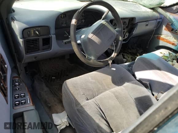 1996 Chevrolet Caprice 1SA Special Value с VIN 1G1BL52W0TR117388, выставлен на аукционе Copart как лот 74539074 с пробегом Не указан миль и Списание • Salvage title. История ставок и продаж доступна на DreamBid. Изображение 8.