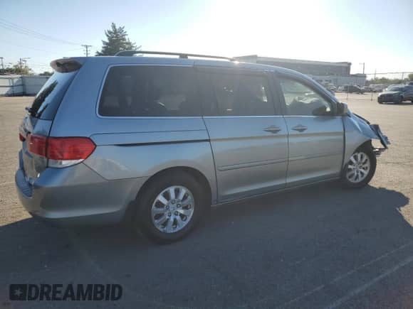 2008 Honda Odyssey EX z VIN 5FNRL38488B095766, wystawiony jako Copart lot #82385925 z przebiegiem 298 332 mil mil oraz Szkoda całkowita • Salvage title. Historia ofert i sprzedaży dostępna na DreamBid. Obrazek 3.