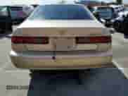 1998 Toyota Camry LE z VIN JT2BF22K9W0139403, wystawiony jako Copart lot #81220015 z przebiegiem 216 722 mil mil oraz Szkoda całkowita • Salvage title. Historia ofert i sprzedaży dostępna na DreamBid. Obrazek 6.