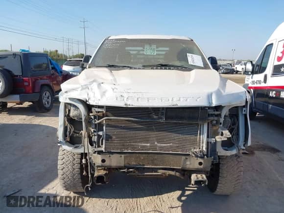 2018 Ford F-250 XL with VIN 1FT7X2BT7JEC25498, listed as a IAAI auction lot 43424210 with 210,990 mi miles and . Bid and sale history available at DreamBid. Image 6.