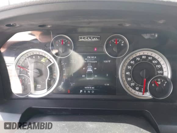 2014 Ram 1500 Big Horn z VIN 1C6RR7LT4ES270816, wystawiony jako IAAI lot #42396422 z przebiegiem 167 919 mil mil oraz . Historia ofert i sprzedaży dostępna na DreamBid. Obrazek 7.