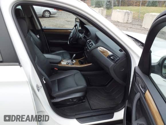 2013 BMW X3 xDrive28i с VIN 5UXWX9C55D0A26019, выставлен на аукционе IAAI как лот 43516038 с пробегом 101 966 миль миль и . История ставок и продаж доступна на DreamBid. Изображение 5.