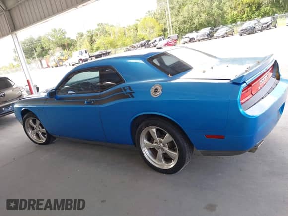 2009 Dodge Challenger R/T z VIN 2B3LJ54T19H633693, wystawiony jako IAAI lot #43471926 z przebiegiem 160 938 mil mil oraz . Historia ofert i sprzedaży dostępna na DreamBid. Obrazek 14.