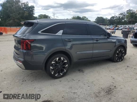 2024 Kia Sorento SX z VIN 5XYRK4JF1RG288078, wystawiony jako Copart lot #65257215 z przebiegiem 9 738 mil mil oraz Szkoda całkowita • Salvage title. Historia ofert i sprzedaży dostępna na DreamBid. Obrazek 3.