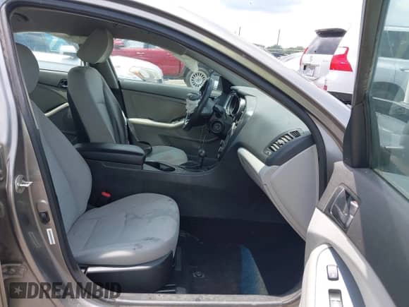 2014 Kia Optima LX with VIN 5XXGM4A7XEG313486, listed as a IAAI auction lot 42517437 with 70,444 mi miles and . Bid and sale history available at DreamBid. Image 5.