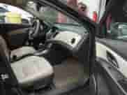 2015 Chevrolet Cruze Diesel z VIN 1G1P75SZ7F7215841, wystawiony jako IAAI lot #43261045 z przebiegiem 135 686 mil mil oraz . Historia ofert i sprzedaży dostępna na DreamBid. Obrazek 5.