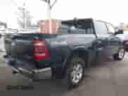 2020 Ram 1500 Laramie z VIN 1C6SRFRT4LN352298, wystawiony jako IAAI lot #42814922 z przebiegiem 59 893 mil mil oraz . Historia ofert i sprzedaży dostępna na DreamBid. Obrazek 4.