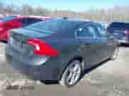 2015 Volvo S60 T5 Premier с VIN YV1612TB3F2315107, выставлен на аукционе IAAI как лот 41911081 с пробегом 121 149 миль миль и . История ставок и продаж доступна на DreamBid. Изображение 4.