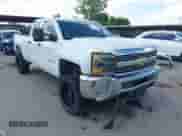 2017 Chevrolet Silverado 2500HD Work Truck z VIN 1GC2CUEG5HZ366363, wystawiony jako IAAI lot #43361232 z przebiegiem 195 782 mil mil oraz . Historia ofert i sprzedaży dostępna na DreamBid. Obrazek 1.
