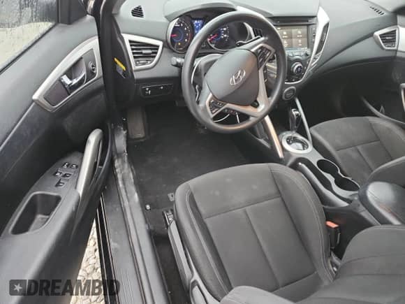 2016 Hyundai Veloster z VIN KMHTC6AD6GU303095, wystawiony jako Copart lot #82021755 z przebiegiem 88 107 mil mil oraz Szkoda całkowita • Salvage title. Historia ofert i sprzedaży dostępna na DreamBid. Obrazek 8.