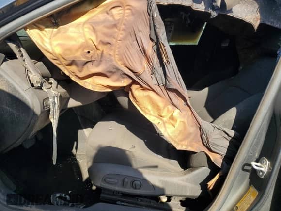 2018 Chevrolet Malibu Hybrid с VIN 1G1ZF5SU6JF253057, выставлен на аукционе Copart как лот 84294185 с пробегом Не указан миль и Списание • Salvage title. История ставок и продаж доступна на DreamBid. Изображение 7.