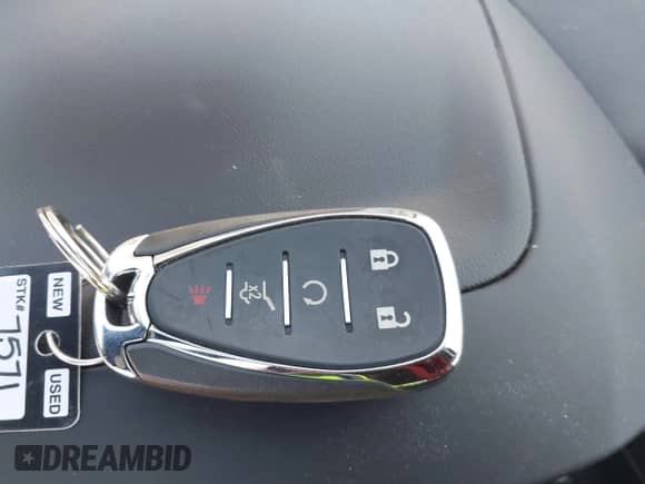 2018 Chevrolet Equinox LT с VIN 2GNAXJEV8J6284049, выставлен на аукционе IAAI как лот 43141940 с пробегом 86 090 миль миль и . История ставок и продаж доступна на DreamBid. Изображение 11.