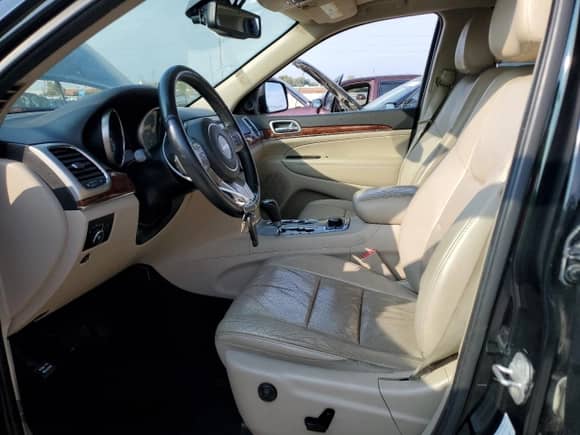 2013 Jeep Grand Cherokee Limited z VIN 1C4RJFBG7DC648943, wystawiony jako Copart lot #85731515 z przebiegiem 200 146 mil mil oraz Szkoda całkowita • Salvage title. Historia ofert i sprzedaży dostępna na DreamBid. Obrazek 7.