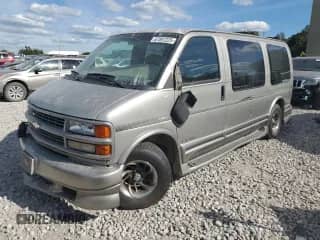 2000 Chevrolet Express Cargo YF7 z VIN 1GBFG15R4Y1184579, wystawiony jako Copart lot #67897225 z przebiegiem 147 325 mil mil oraz Czysty tytuł • Clean title. Historia ofert i sprzedaży dostępna na DreamBid. Obrazek 1.