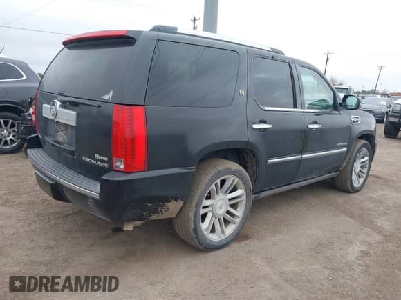 2011 Cadillac Escalade with VIN 1GYS4FEJ5BR157338, listed as a IAAI auction lot 41431043 with 178,539 mi miles and . Bid and sale history available at DreamBid. Image 4.
