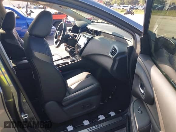 2024 Nissan Murano SL z VIN 5N1AZ2CJ3RC101115, wystawiony jako IAAI lot #41161981 z przebiegiem Nie podano mil oraz . Historia ofert i sprzedaży dostępna na DreamBid. Obrazek 5.