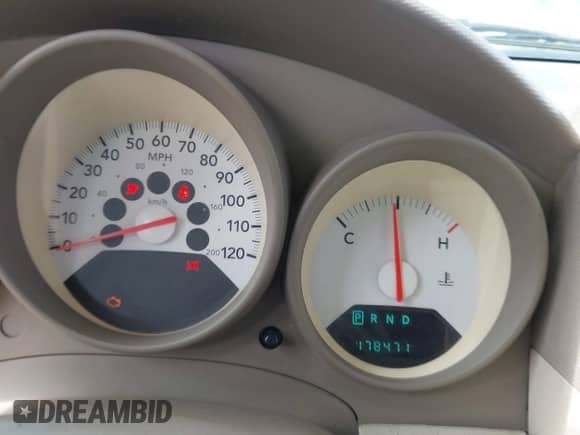 2008 Dodge Caliber SE with VIN 1B3HB28B88D675258, listed as a IAAI auction lot 42633251 with 178,471 mi miles and . Bid and sale history available at DreamBid. Image 7.