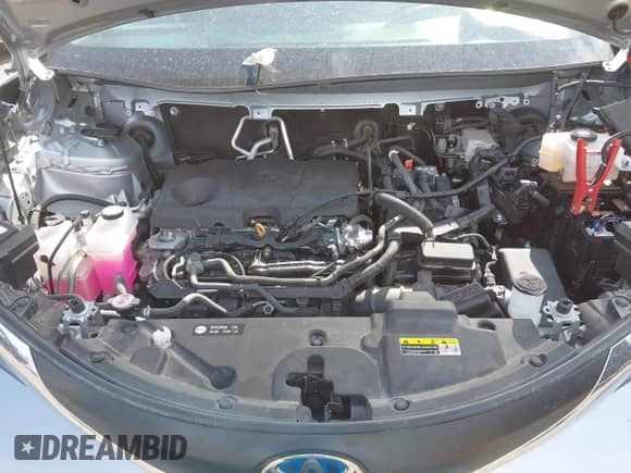 2024 Toyota Sienna XLE with VIN 5TDYRKEC4RS190323, listed as a IAAI auction lot 42945928 with 45,676 mi miles and . Bid and sale history available at DreamBid. Image 10.