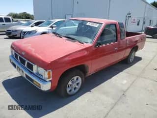1996 Nissan Frontier XE z VIN 1N6SD16S3TC341128, wystawiony jako Copart lot #67135915 z przebiegiem 222 764 mil mil oraz Szkoda całkowita • Salvage title. Historia ofert i sprzedaży dostępna na DreamBid. Obrazek 1.