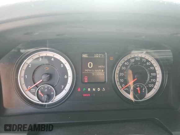 2019 Ram 1500 SLT z VIN 1C6RR6TT7KS701560, wystawiony jako Copart lot #69062195 z przebiegiem 91 165 mil mil oraz Czysty tytuł • Clean title. Historia ofert i sprzedaży dostępna na DreamBid. Obrazek 9.