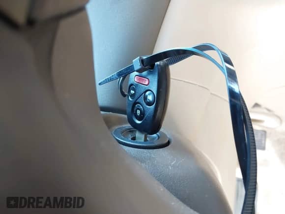 2004 Honda Accord LX с VIN 1HGCM56334A028988, выставлен на аукционе IAAI как лот 43379102 с пробегом 310 048 миль миль и . История ставок и продаж доступна на DreamBid. Изображение 11.