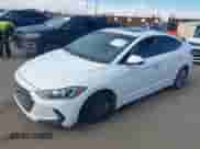 2017 Hyundai Elantra SE z VIN 5NPD84LF8HH108222, wystawiony jako IAAI lot #41677932 z przebiegiem 110 898 mil mil oraz . Historia ofert i sprzedaży dostępna na DreamBid. Obrazek 17.