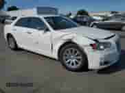 2012 Chrysler 300 Limited с VIN 2C3CCACG7CH221358, выставлен на аукционе Copart как лот 70600315 с пробегом 99 014 миль миль и Списание • Salvage title. История ставок и продаж доступна на DreamBid. Изображение 4.