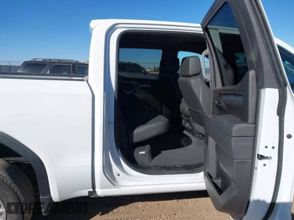 2025 GMC Sierra 1500 SLT with VIN 3GTPHDED4SG247059, listed as a IAAI auction lot 43508043 with 22,485 mi miles and . Bid and sale history available at DreamBid. Image 8.