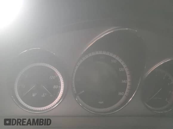 2011 Mercedes-Benz C 300 Sport z VIN WDDGF8BB9BR156620, wystawiony jako Copart lot #85913575 z przebiegiem Nie podano mil oraz Szkoda całkowita • Salvage title. Historia ofert i sprzedaży dostępna na DreamBid. Obrazek 9.