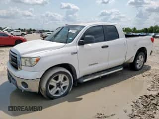 2012 Toyota Tundra z VIN 5TFRY5F1XCX119098, wystawiony jako Copart lot #67990595 z przebiegiem 155 668 mil mil oraz Czysty tytuł • Clean title. Historia ofert i sprzedaży dostępna na DreamBid. Obrazek 1.