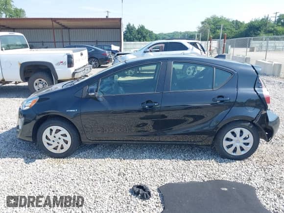 2016 Toyota Prius One z VIN JTDKDTB35G1121665, wystawiony jako IAAI lot #42884974 z przebiegiem 134 808 mil mil oraz . Historia ofert i sprzedaży dostępna na DreamBid. Obrazek 14.