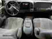 1998 Chevrolet Suburban с VIN 1GNEC16R3WJ314003, выставлен на аукционе Copart как лот 78271654 с пробегом 283 661 миль миль и Чистый • Clean title. История ставок и продаж доступна на DreamBid. Изображение 8.