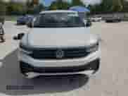 2024 Volkswagen Tiguan SE R-Line Black с VIN 3VVCB7AX7RM213552, выставлен на аукционе Copart как лот 67288845 с пробегом 11 389 миль миль и Списание • Salvage title. История ставок и продаж доступна на DreamBid. Изображение 5.