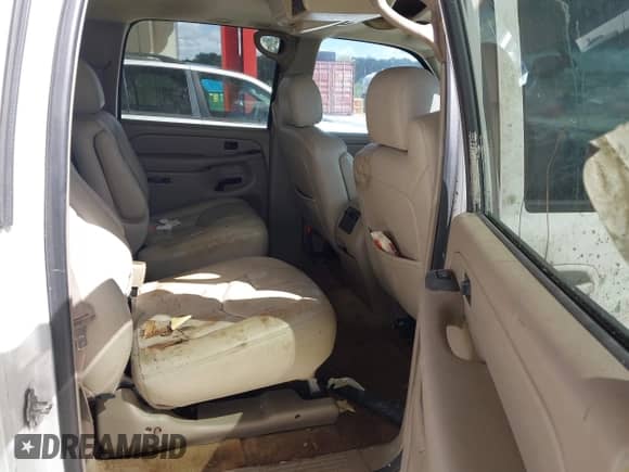 2005 Chevrolet Suburban LT with VIN 3GNEC16Z15G172962, listed as a IAAI auction lot 43390779 with 209,038 mi miles and . Bid and sale history available at DreamBid. Image 8.