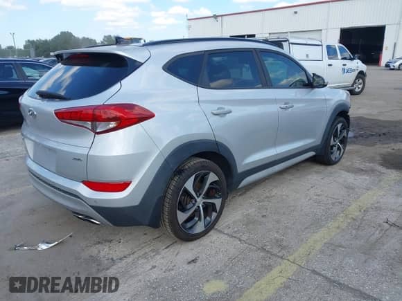 2018 Hyundai Tucson Value z VIN KM8J3CA22JU691468, wystawiony jako IAAI lot #43531295 z przebiegiem Nie podano mil oraz . Historia ofert i sprzedaży dostępna na DreamBid. Obrazek 4.