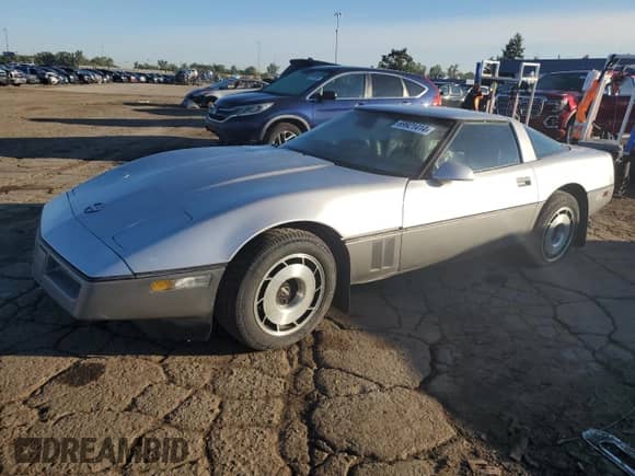1985 Chevrolet Corvette с VIN 1G1YY0785F5128083, выставлен на аукционе Copart как лот 69921414 с пробегом 73 090 миль миль и Чистый • Clean title. История ставок и продаж доступна на DreamBid. Изображение 1.
