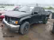 2012 Chevrolet Colorado 2LT z VIN 1GCHTDFP0C8159144, wystawiony jako IAAI lot #42515015 z przebiegiem 163 111 mil mil oraz . Historia ofert i sprzedaży dostępna na DreamBid. Obrazek 18.