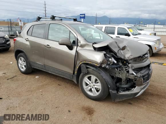 2021 Chevrolet Trax LT with VIN KL7CJPSB8MB335466, listed as a Copart auction lot 82099325 with 19,524 mi miles and Salvage title. Bid and sale history available at DreamBid. Image 4.