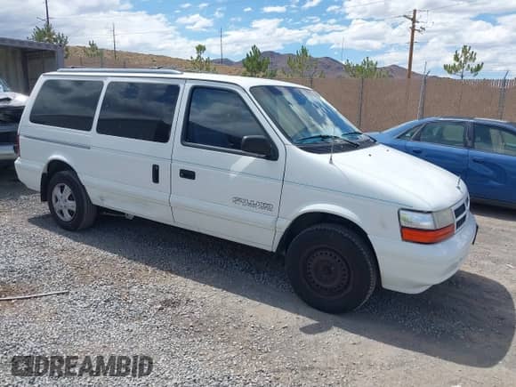 1995 Dodge Grand Caravan with VIN 1B4GK44R3SX591084, listed as a IAAI auction lot 42852583 with 78,412 mi miles and . Bid and sale history available at DreamBid. Image 1.