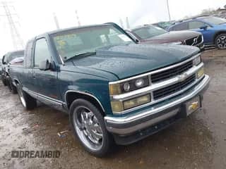 1998 Chevrolet Silverado 1500 z VIN 1GCEC19W0WE256015, wystawiony jako IAAI lot #42107819 z przebiegiem 212 414 mil mil oraz . Historia ofert i sprzedaży dostępna na DreamBid. Obrazek 1.