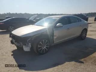 2018 Volvo S60 Inscription Platinum с VIN LYV402TM8JB157307, выставлен на аукционе Copart как лот 81126285 с пробегом 95 220 миль миль и Списание • Salvage title. История ставок и продаж доступна на DreamBid. Изображение 1.