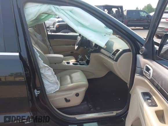 2019 Jeep Grand Cherokee Limited with VIN 1C4RJFBG8KC527979, listed as a IAAI auction lot 42932129 with 78,383 mi miles and . Bid and sale history available at DreamBid. Image 5.