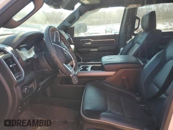 2024 Ram 1500 Laramie z VIN 1C6SRFJT9RN116153, wystawiony jako Copart lot #46591865 z przebiegiem 14 254 mil mil oraz Szkoda całkowita • Salvage title. Historia ofert i sprzedaży dostępna na DreamBid. Obrazek 7.