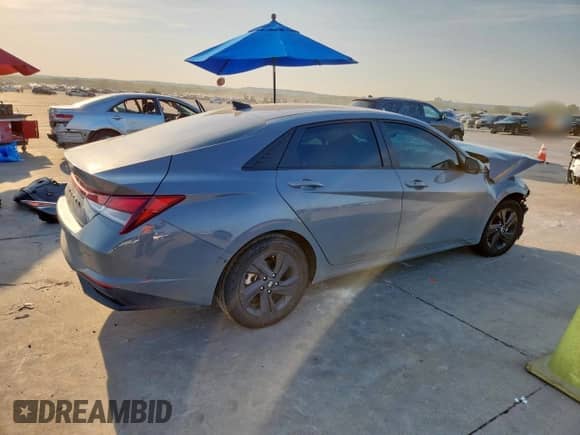 2021 Hyundai Elantra SEL z VIN KMHLM4AG1MU093125, wystawiony jako Copart lot #69351495 z przebiegiem 62 868 mil mil oraz Szkoda całkowita • Salvage title. Historia ofert i sprzedaży dostępna na DreamBid. Obrazek 3.